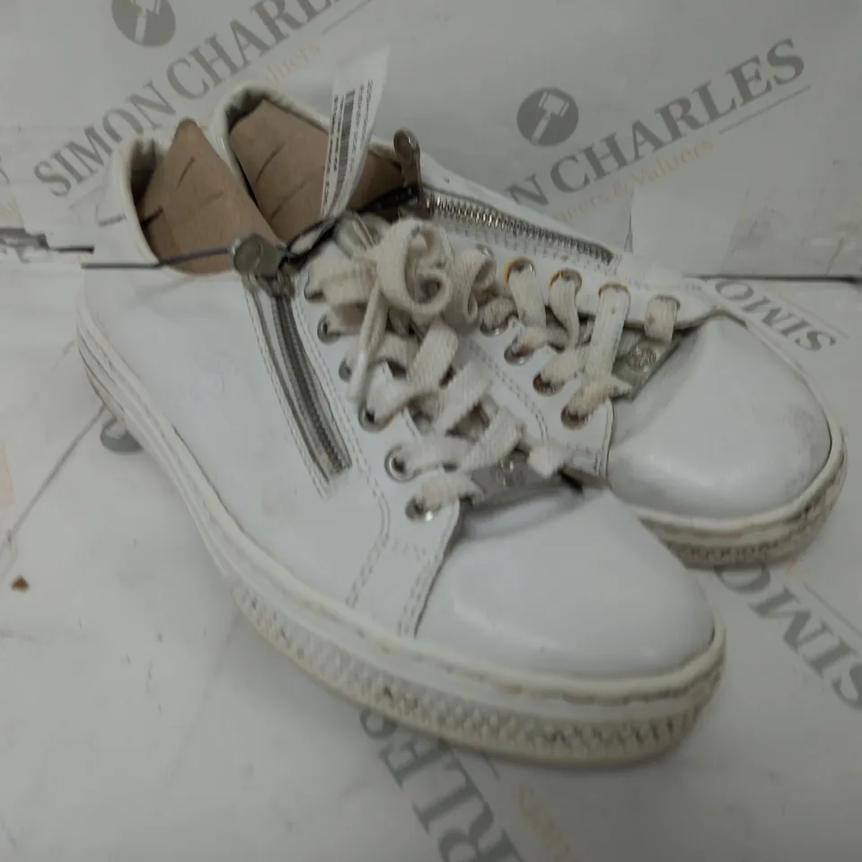 RIEKER LEATHER TRAINER WITH SIDE ZIP IN WHITE - SIZE 6