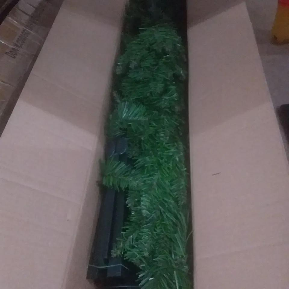 BOXED NORWAY SPRUCE 150CM CHRISTMAS TREE