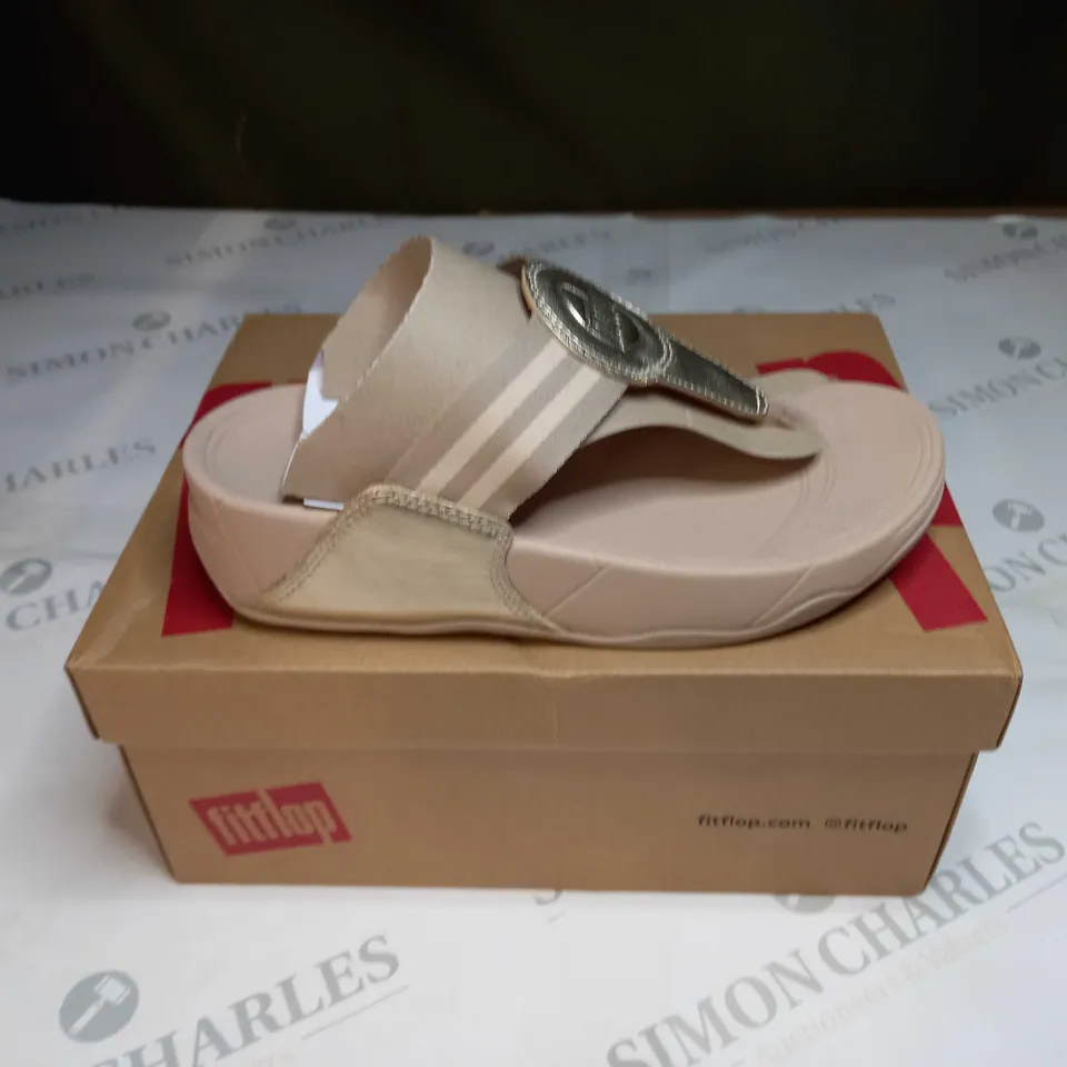 WALKSTAROE POST SANDALS SIZE 3