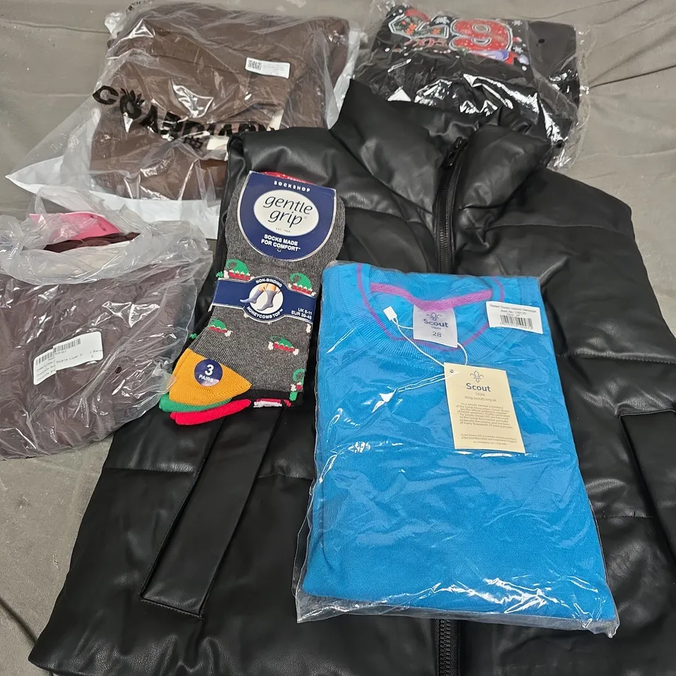 APPROXIMATELY 30 ASSORTED CLOTHING ITEMS IN VARIOUS SIZES, STYLES & COLOURS TO INCLUDE BRANDS SUCH AS SCOUT, ZARA, PRETTYLITTLETHING, ETC - COLLECTION ONLY