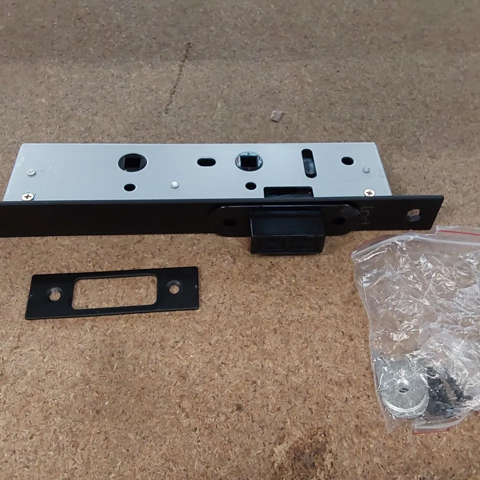 BOXED MANHATTEN MATT BLACK INTERNAL MAGNETIC LATCH (1 BOX)
