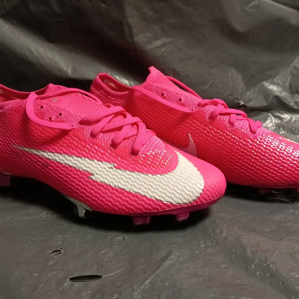 PAIR OF NIKE MERCURIAL VAPOR 13 FOOTBALL BOOTS IN PINK SIZE UK 7