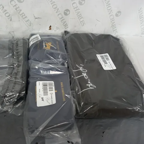 LARGE BOX OF 20 ASSORTED CLOTHING ITEMS TOO INCLUDE HANDBAGS AND PURSES