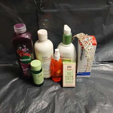 APPROXIMATEY 20 ASSORTED HEALTH AND BEAUTY PRODUCTS TO INCLUDE - PIXI SUNSCREEN MOISTURE STICK - TIARA - AVEENO BODY LOTION - ETC