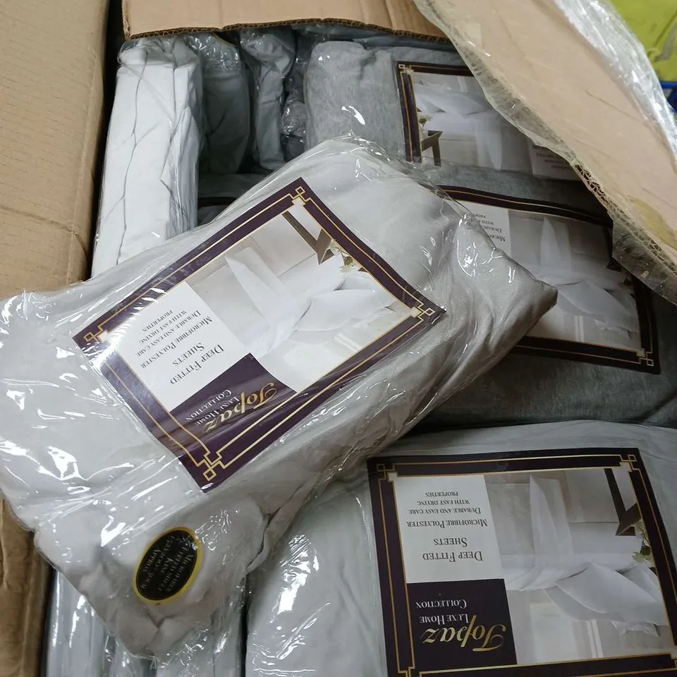 BOX OF APPROX 15 DEEP FITTED SHEETS