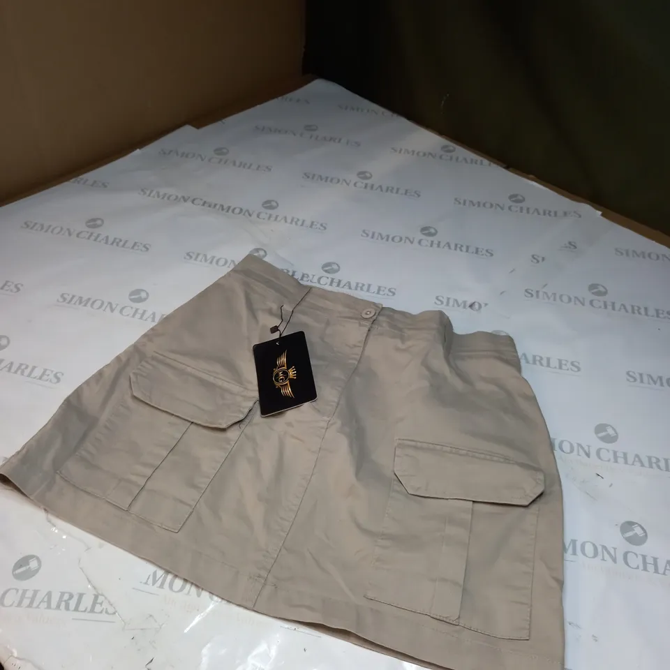 MG CREAM CARGO SHORTS SIZE 12 