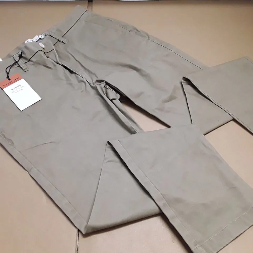 R.M.WILLIAMS STIRLING REGULAR FIT CHINOS - 34/32