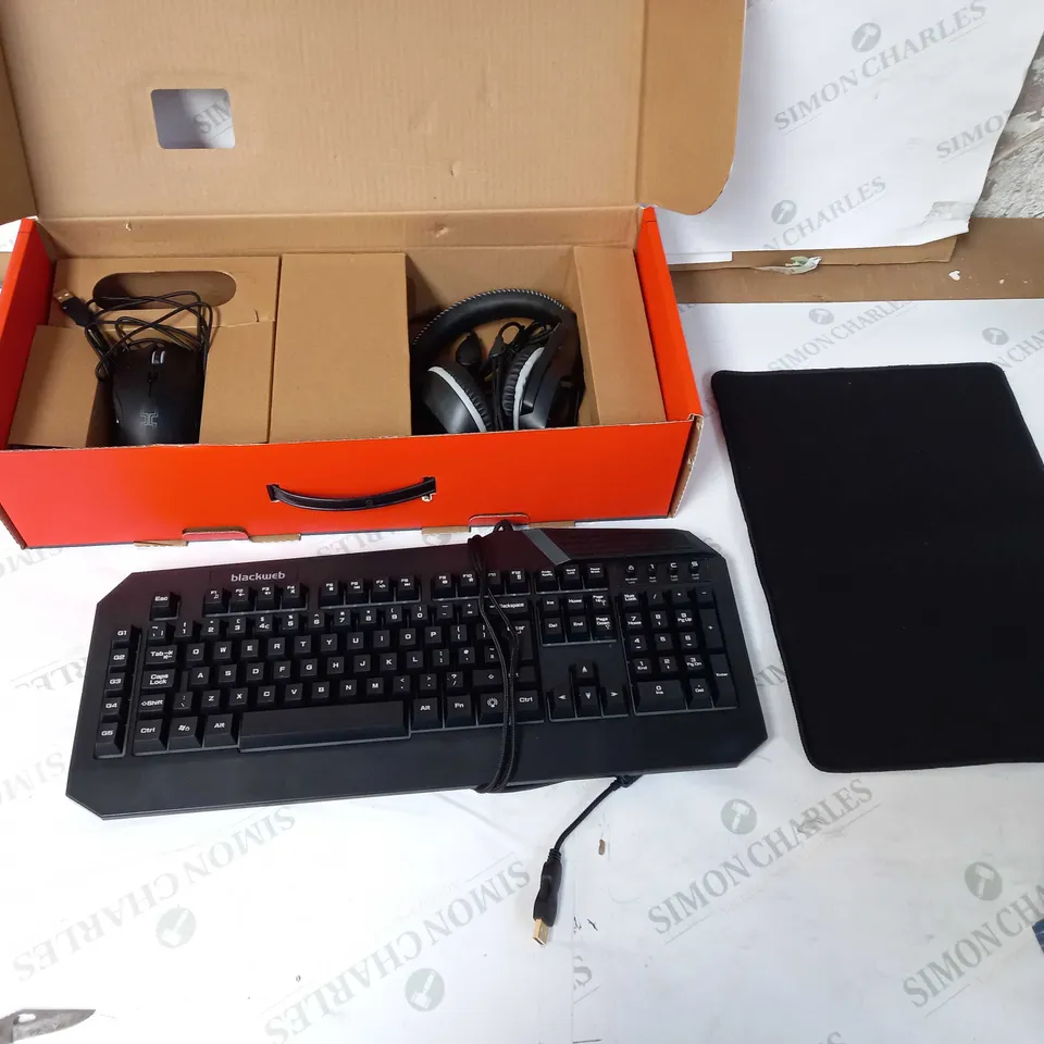 BLACKWEB 4 IN 1 GAMING KIT 