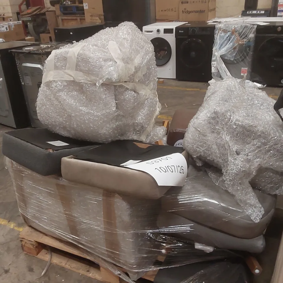 PALLET CONTAINING A VERY LARGE QUANTITY OF ASSORTED DESIGNER FURNITURE PARTS INCLUDING: DINING CHAIR PARTS ECT