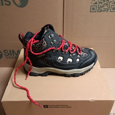 BOXED PAIR OF MOUNTAIN WAREHOUSE ADVENTURER WOMEN'S WATERPROOF HIKING BOOTS - 5