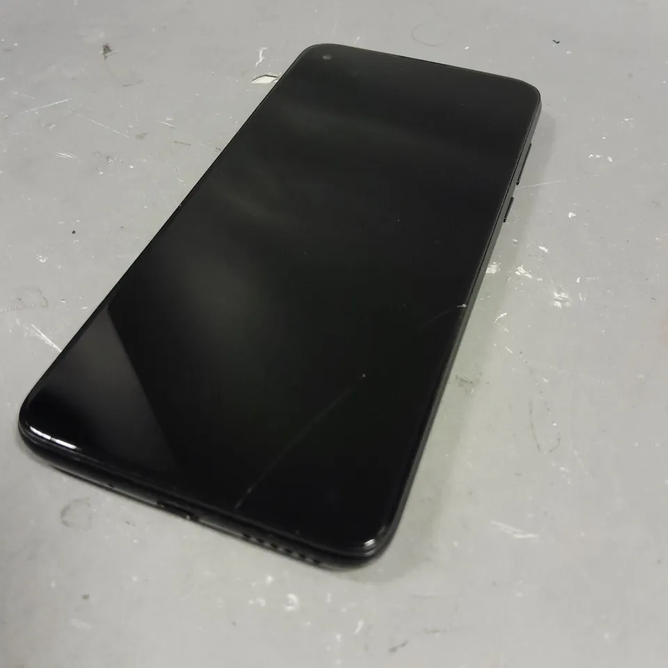 UNBOXED MOTOROLA XT2041-3 MOBILE PHONE - BLACK 