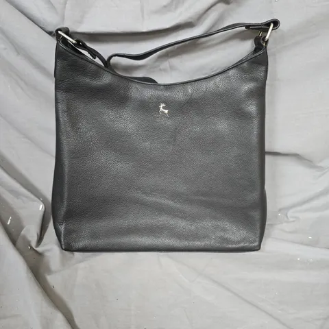 BLACK PEBBLED LEATHER SHOULDER BAG – SMALL GOLD-TONE LOGO 