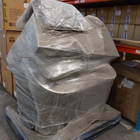 PALLET OF ASSORTED DINING CHAIRS 