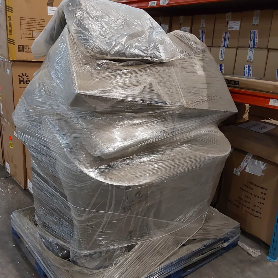 PALLET OF ASSORTED DINING CHAIRS 