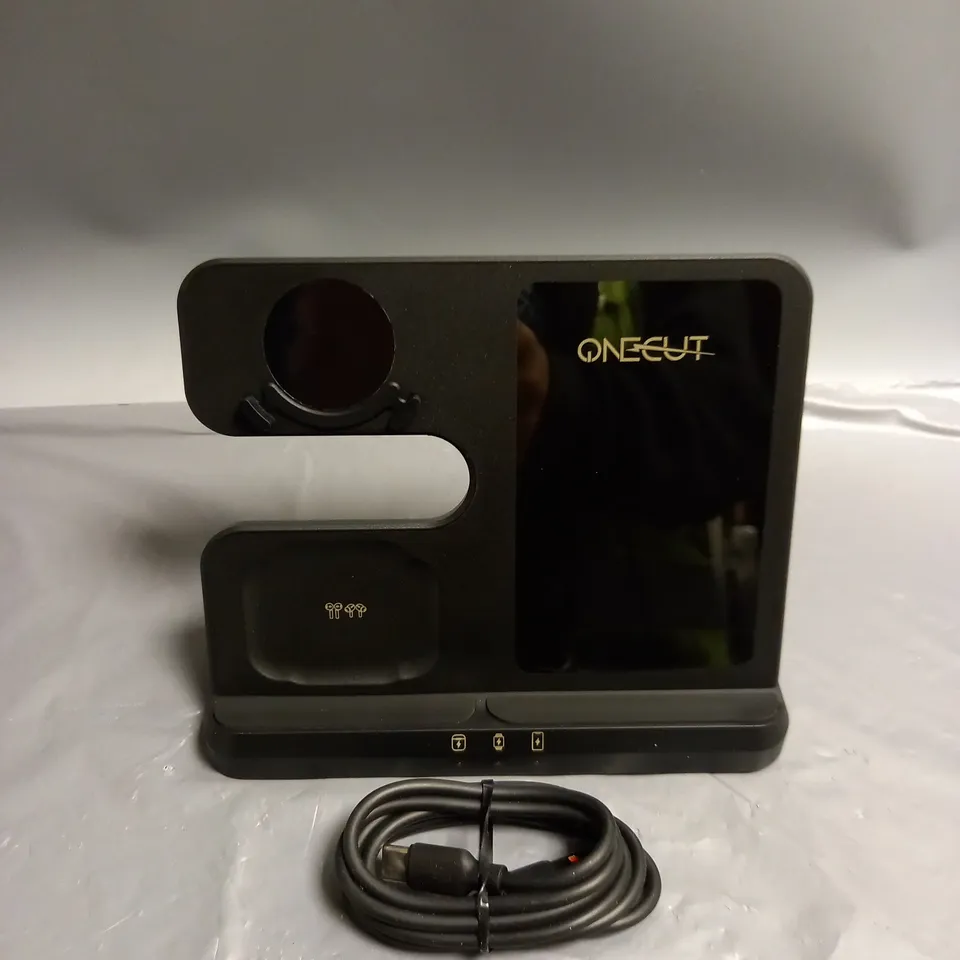 ONECUT 3-IN-1 WIRELESS CHARGING STATION BLACK