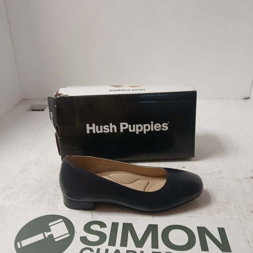 HUSH PUPPIES WOMEN'S NAVY AER LINGUS FLAT – UK 6 (EU 39) (BOXED)