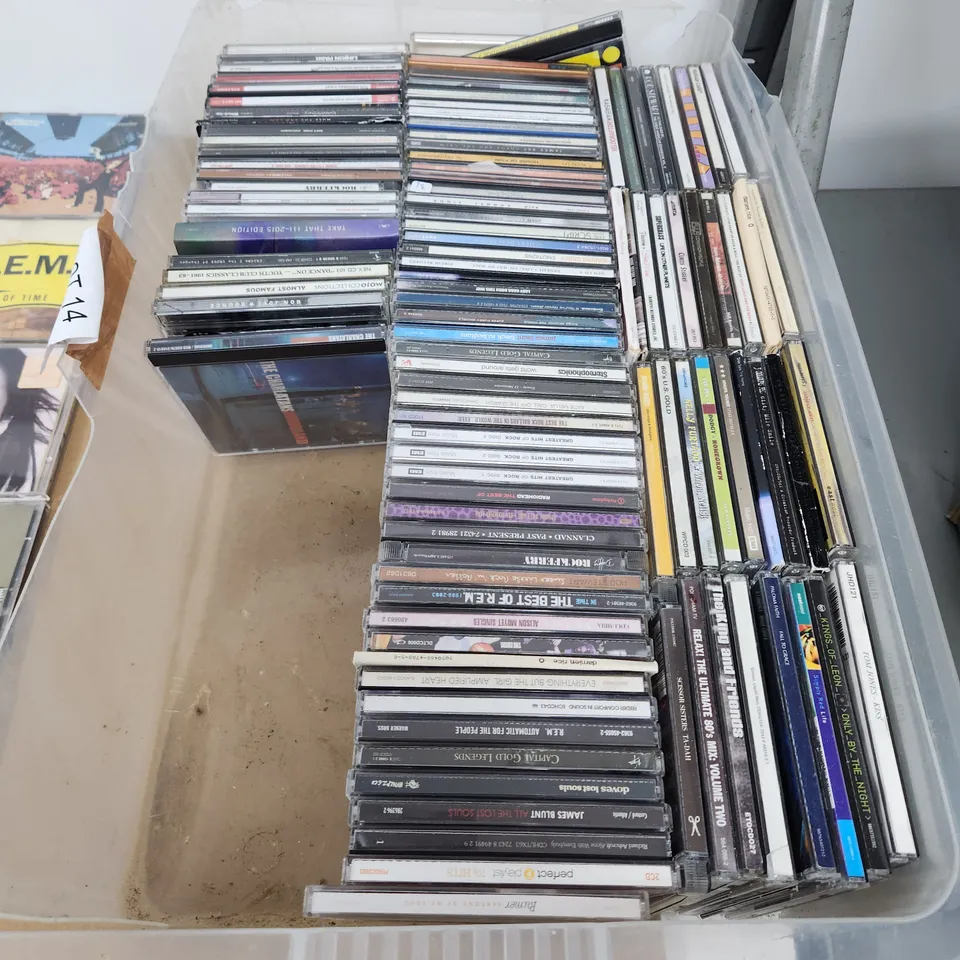 A VERY LARGE QUANTITY OF CDs FROM 80s / 90s /2000s