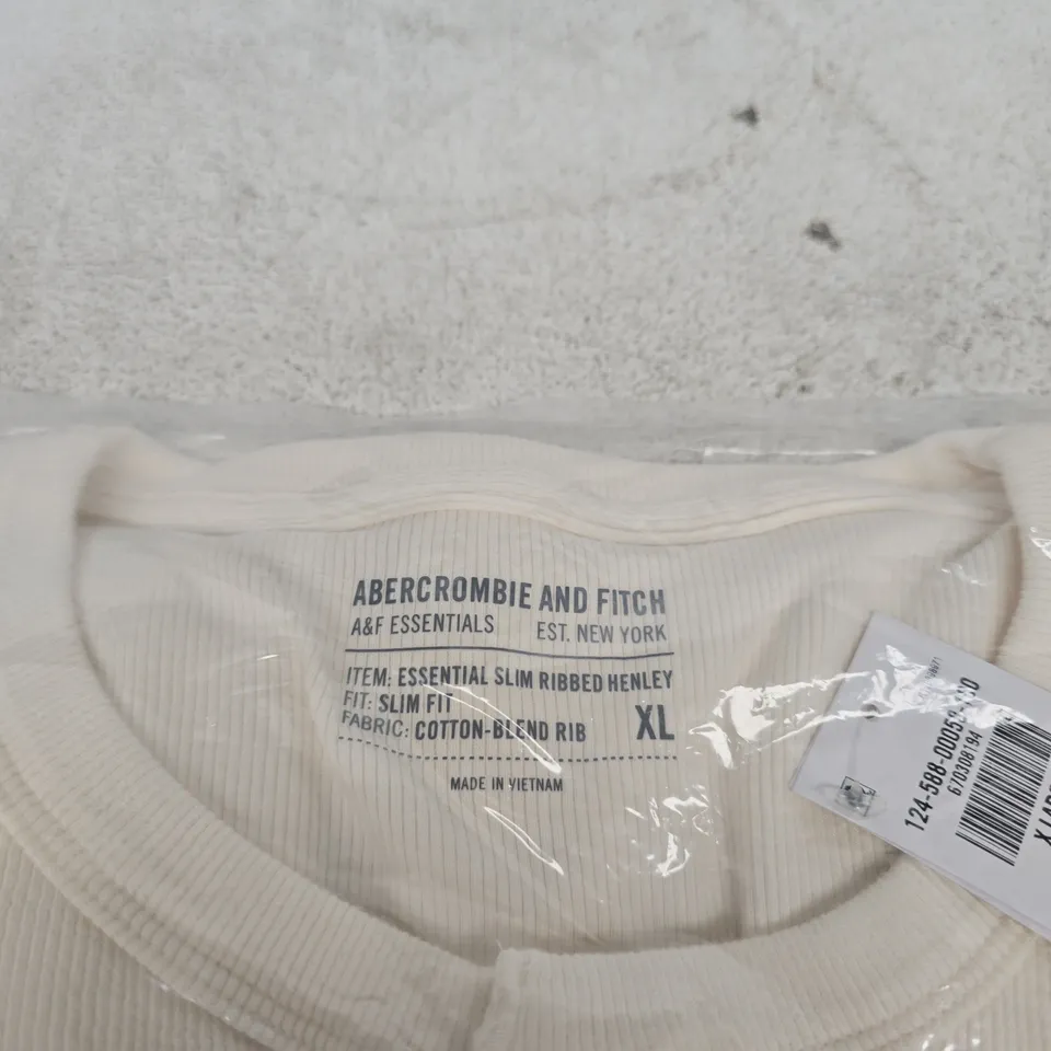 ABERCROMBIE & FITCH ESSENTIAL SLIM RIBBED HENLEY – WHITE, XL