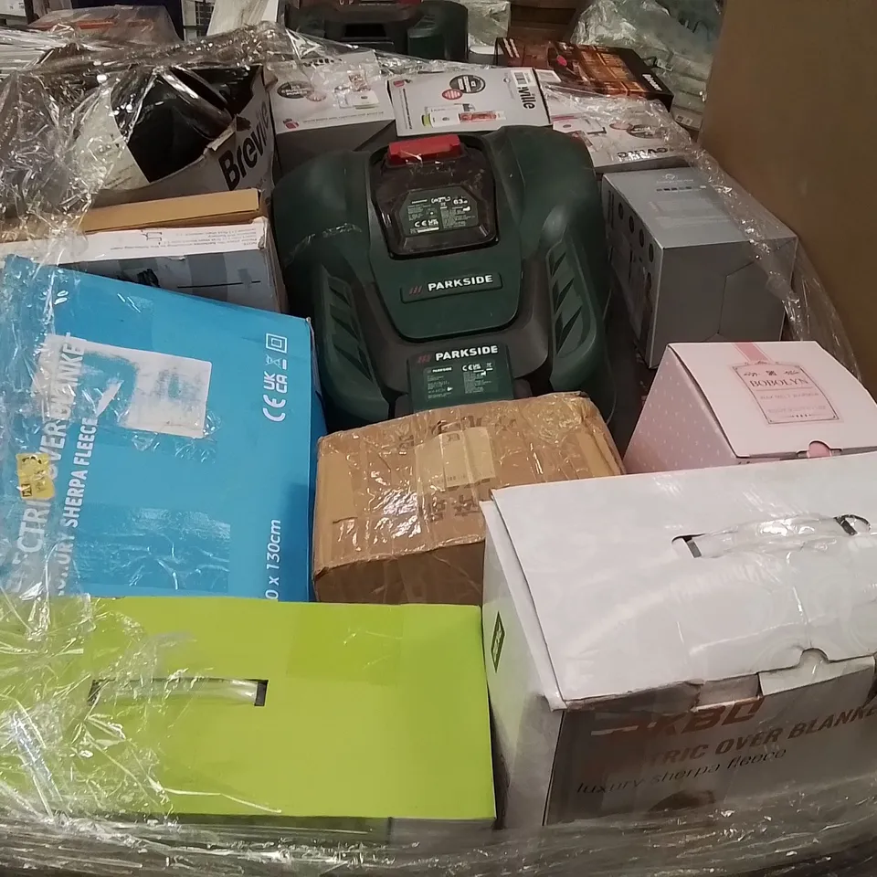 PALLET CONTAINING A LARGE QUANTITY OF ELECTRICAL PRODUCTS TO INCLUDE;HEATED BLANKET,JUICER,WATER FOUNTAIN 