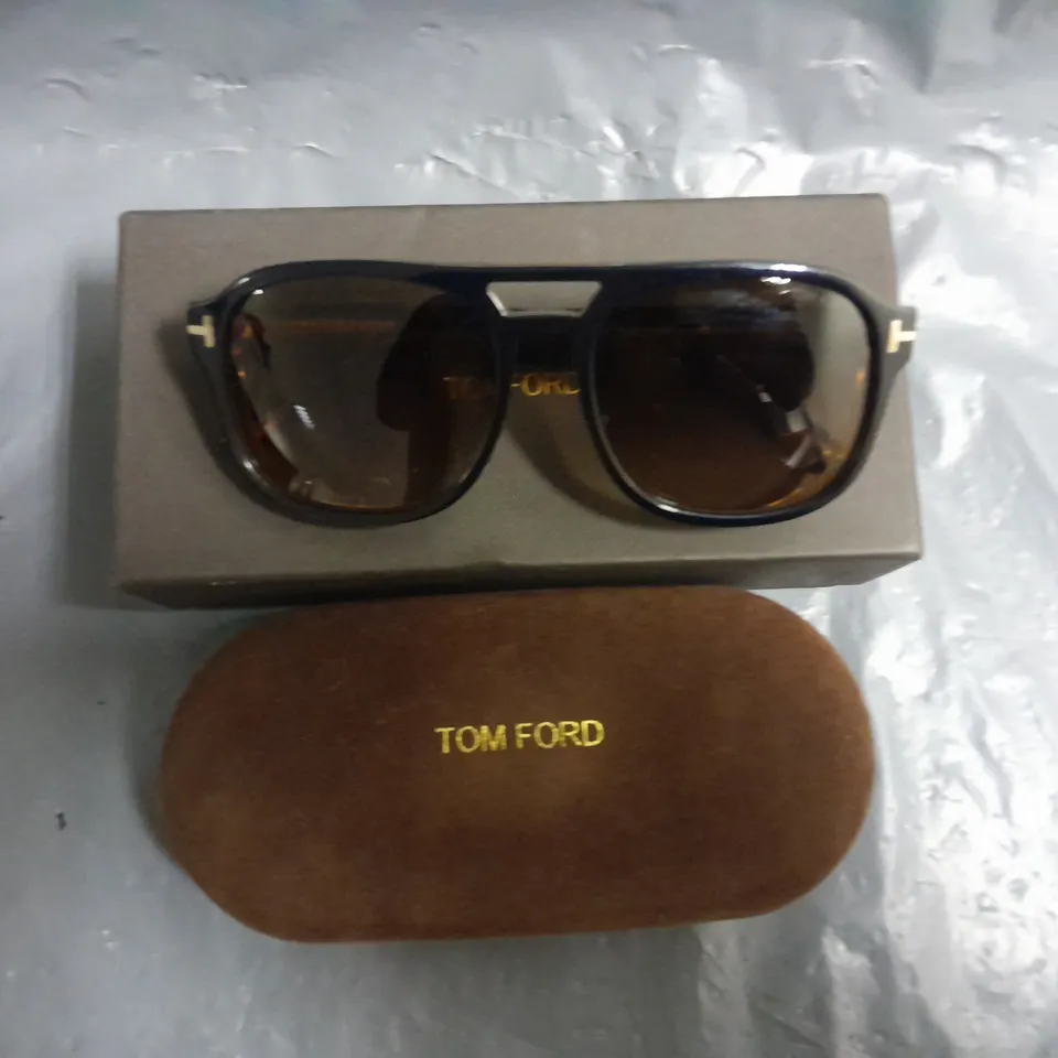 BOXED TOM FORD BLACK/BROWN TWO TONE GLASSES IN CASE