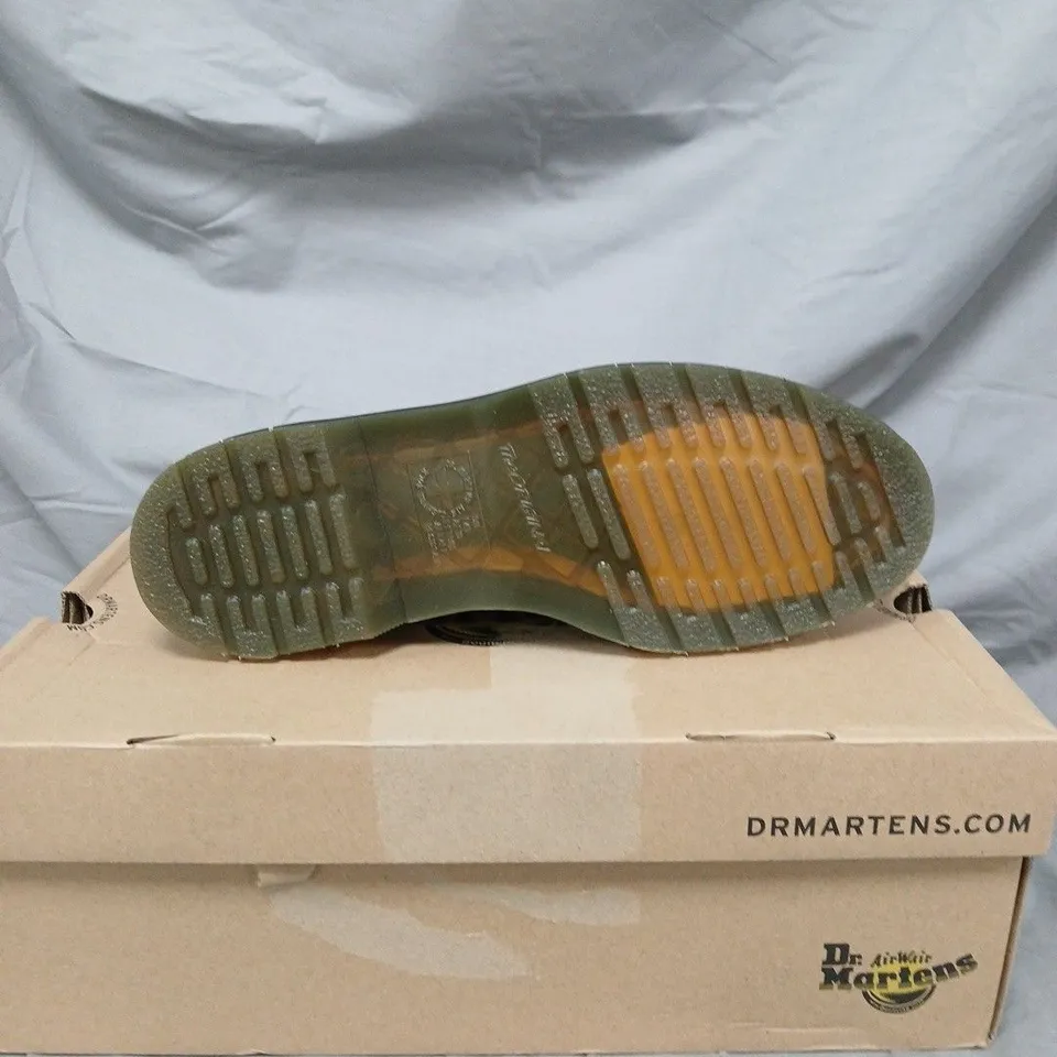 BOXED PAIR OF DR. MARTENS BLACK LEATHER WINGTIP BROGUE SHOES - SIZE 10