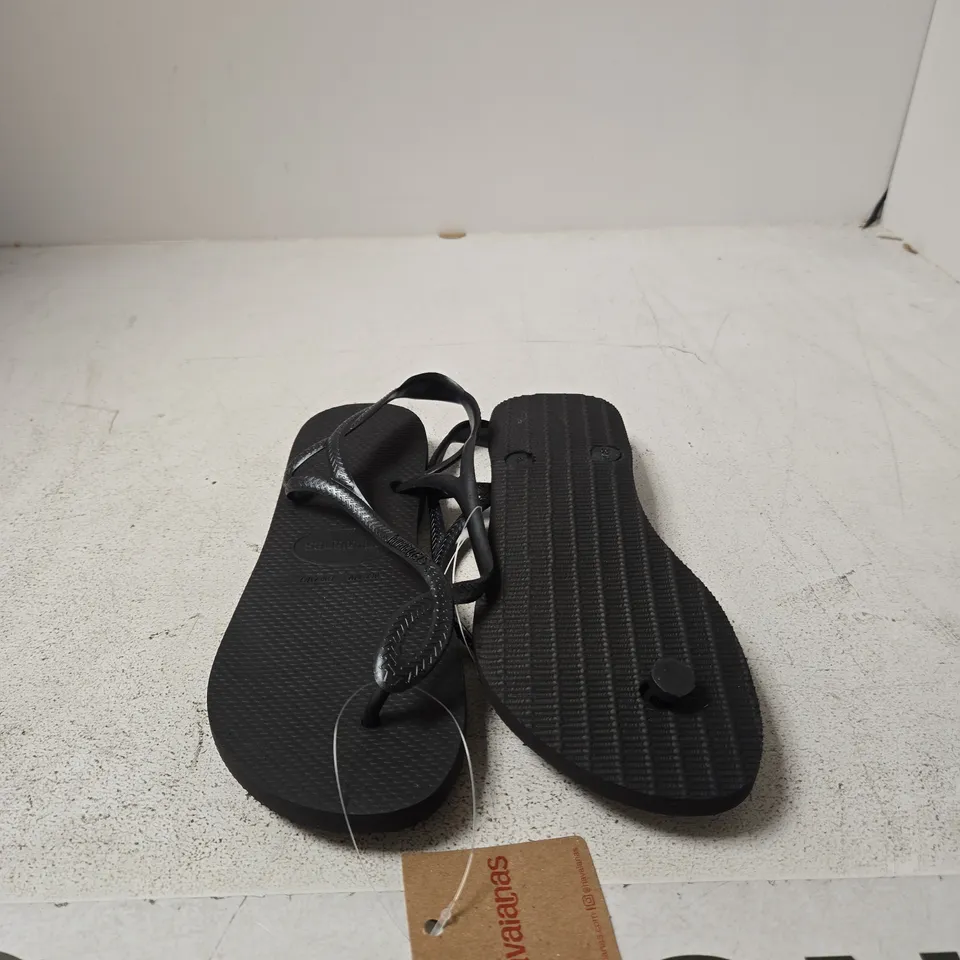 HAVAIANAS BLACK MEN’S FLIP FLOPS – (EU 39–40)