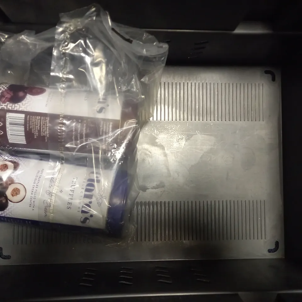 TOTE OF APPROX 8 ASSORTED FOOD ITEMS TO INCLUDE - HUEL VANILLA , CLARA'S TRUFFLES , VEG1 ETC