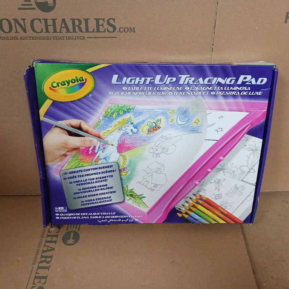 CRAYOLA LIGHT-UP TRACING PAD  RRP £26.99