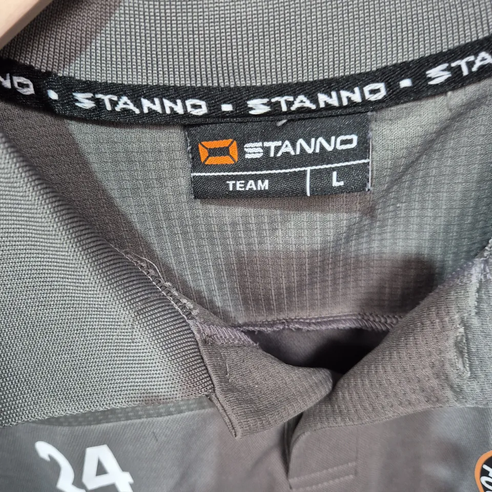 STANNO TEAM FOOTBALL POLO SHIRT – COVE FC CREST, SIZE L