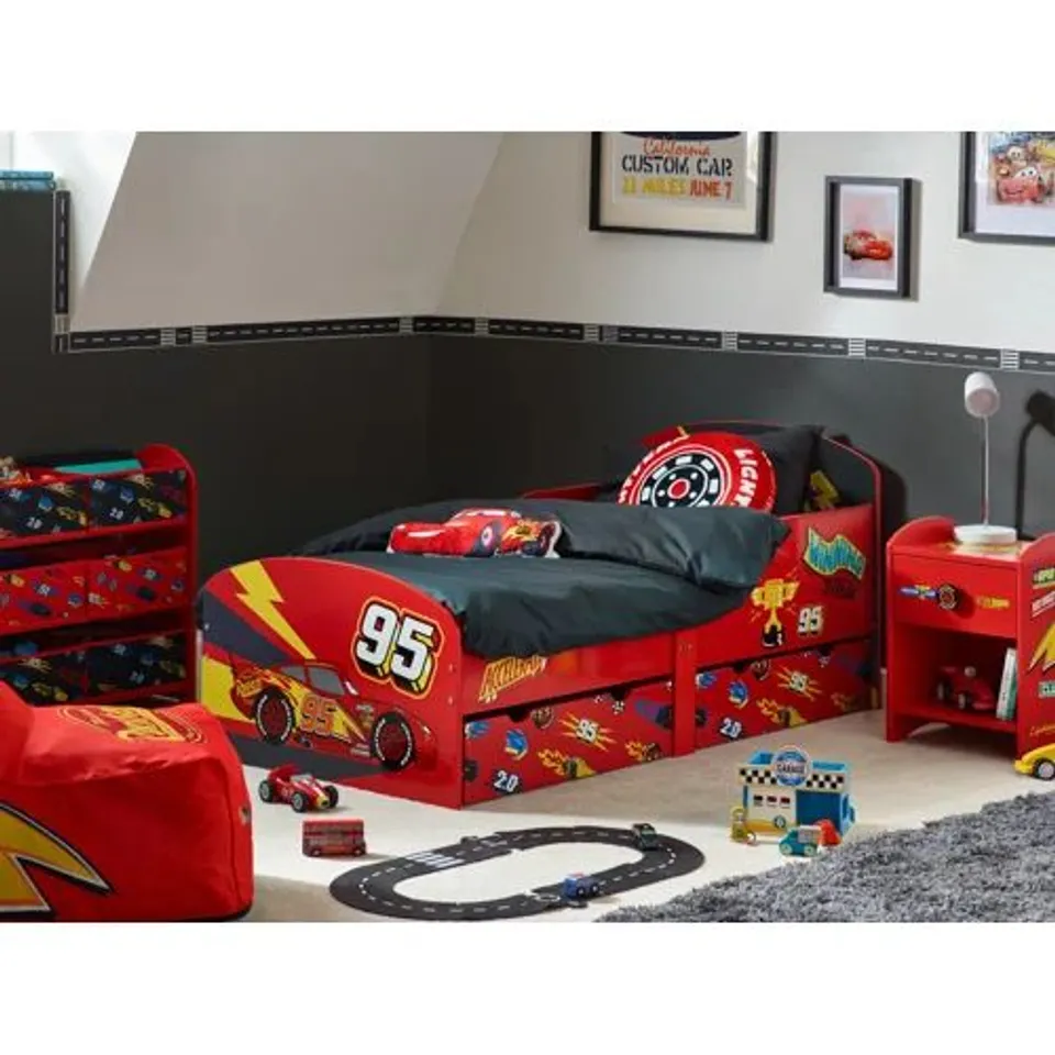 BOXED PIXAR LIGHTNING MCQUEEN TODDLER BED