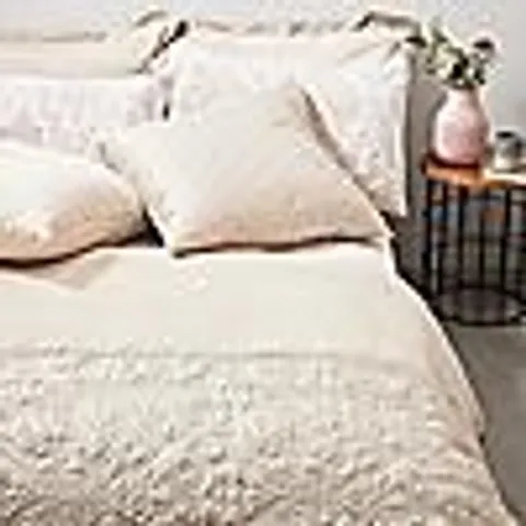 OUTLET COZEE HOME SATIN AND VELVET BEDDING