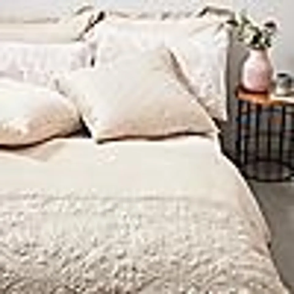 OUTLET COZEE HOME SATIN AND VELVET BEDDING