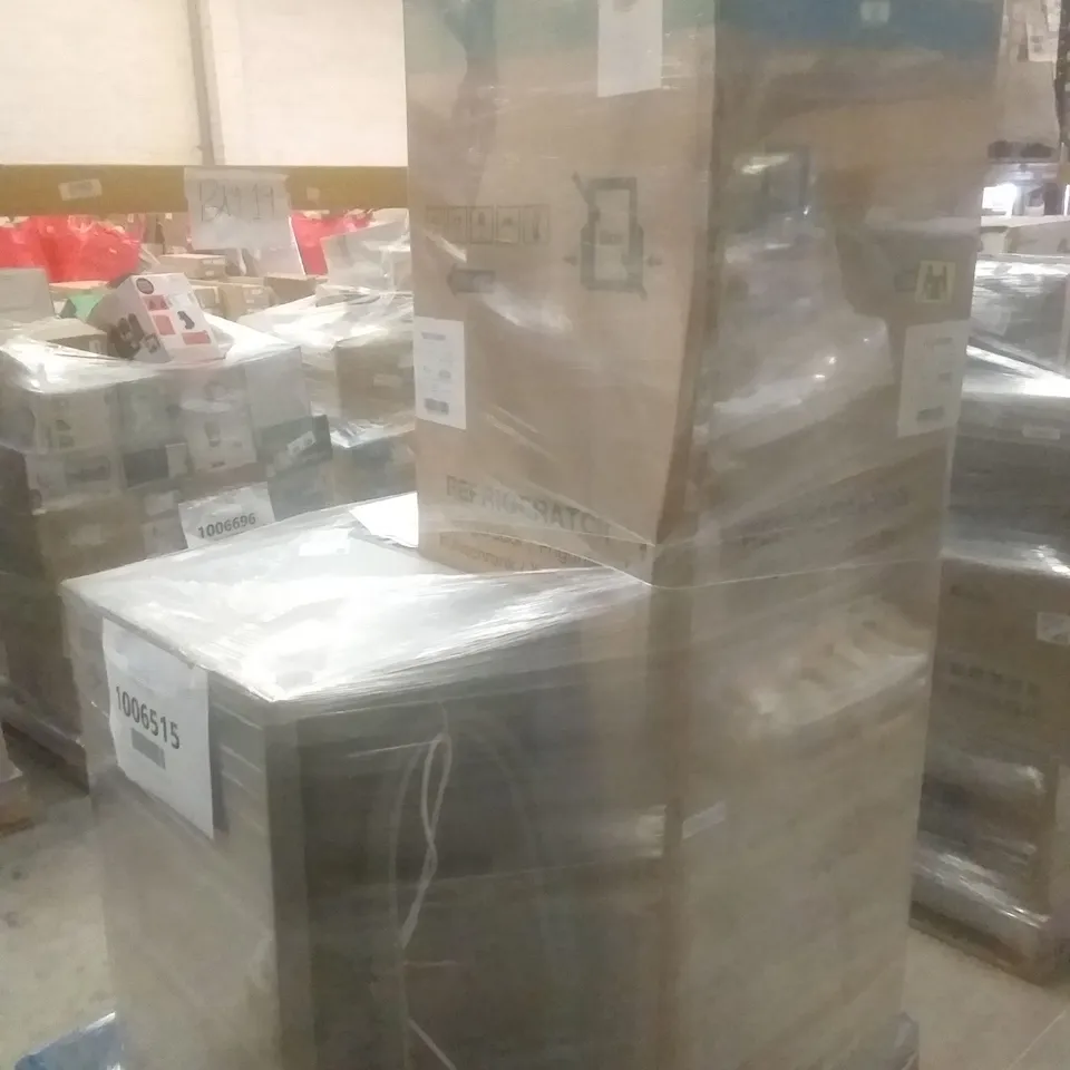 COMFEE SLIMLINE FREESTANDING DISHWASHER AND HISENSE FREESTANDING 5050 FRIDGE FREEZER WHITE