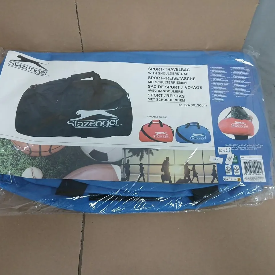 SLAZENGER SPORTS/TRAVEL BAG WITH SHOULDER STRAP – BLUE