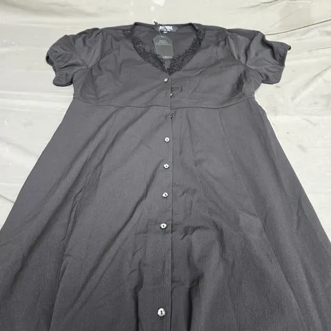DISTURBIA TAISSA FLORAL LACE BUTTON UP MIDAXI DRESS - SIZE 14