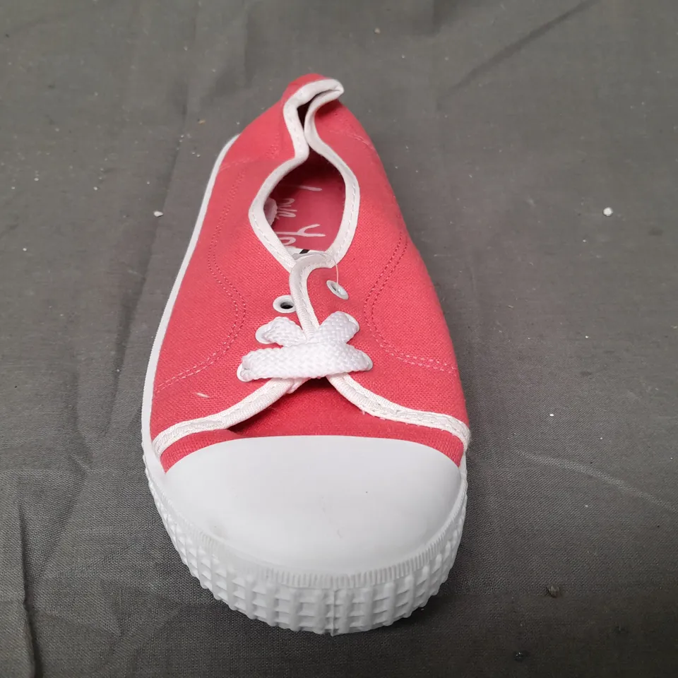 BOX OF APPROXIMATELY 15 PAIRS OF DESIGNER FLAT LACE UP SHOES IN PINK - VARIOUS SIZES