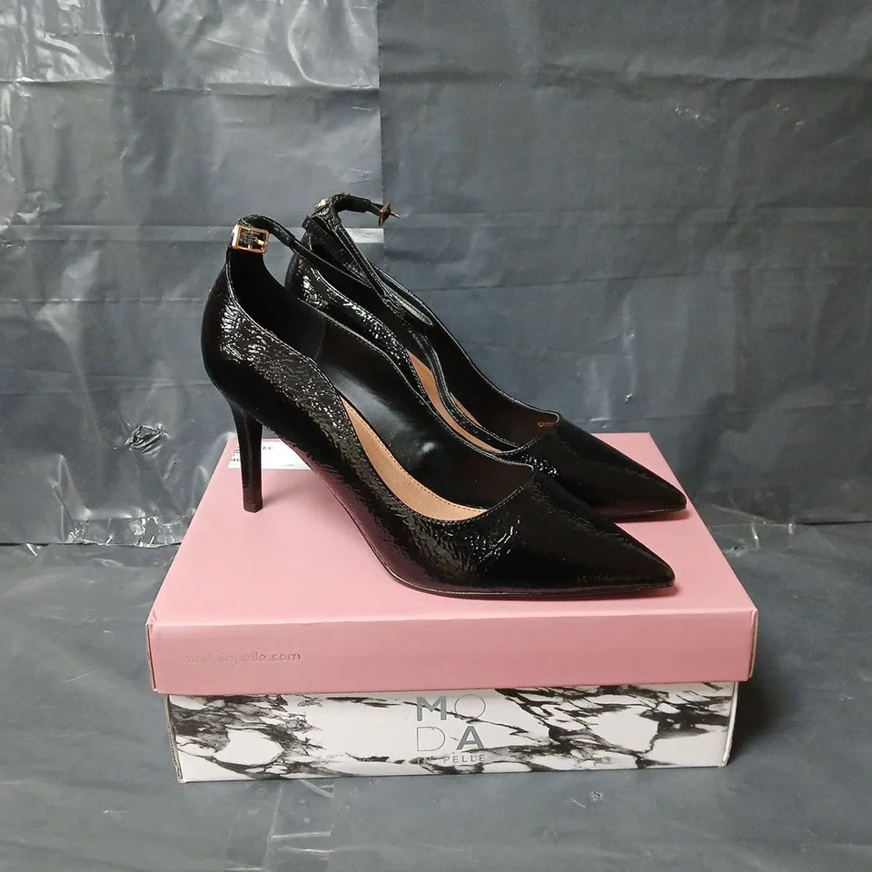 BOXED PAIR OF MODA IN PELLE CRISTEL BLACK PATENT ANKLE STRAP HEELS - SIZE 40