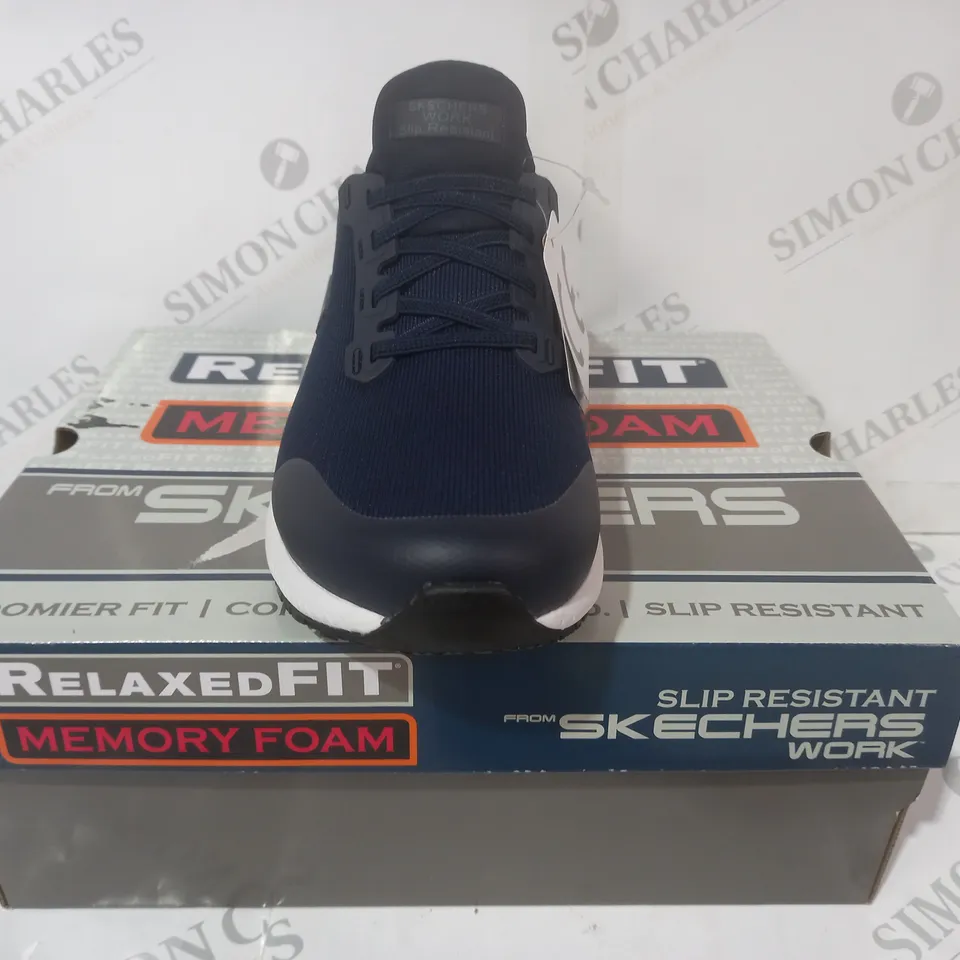 BOXED PAIR OF SKECHERS SLIP RESISTANT RELAXED FIT SHOES IN NAVY UK SIZE 8