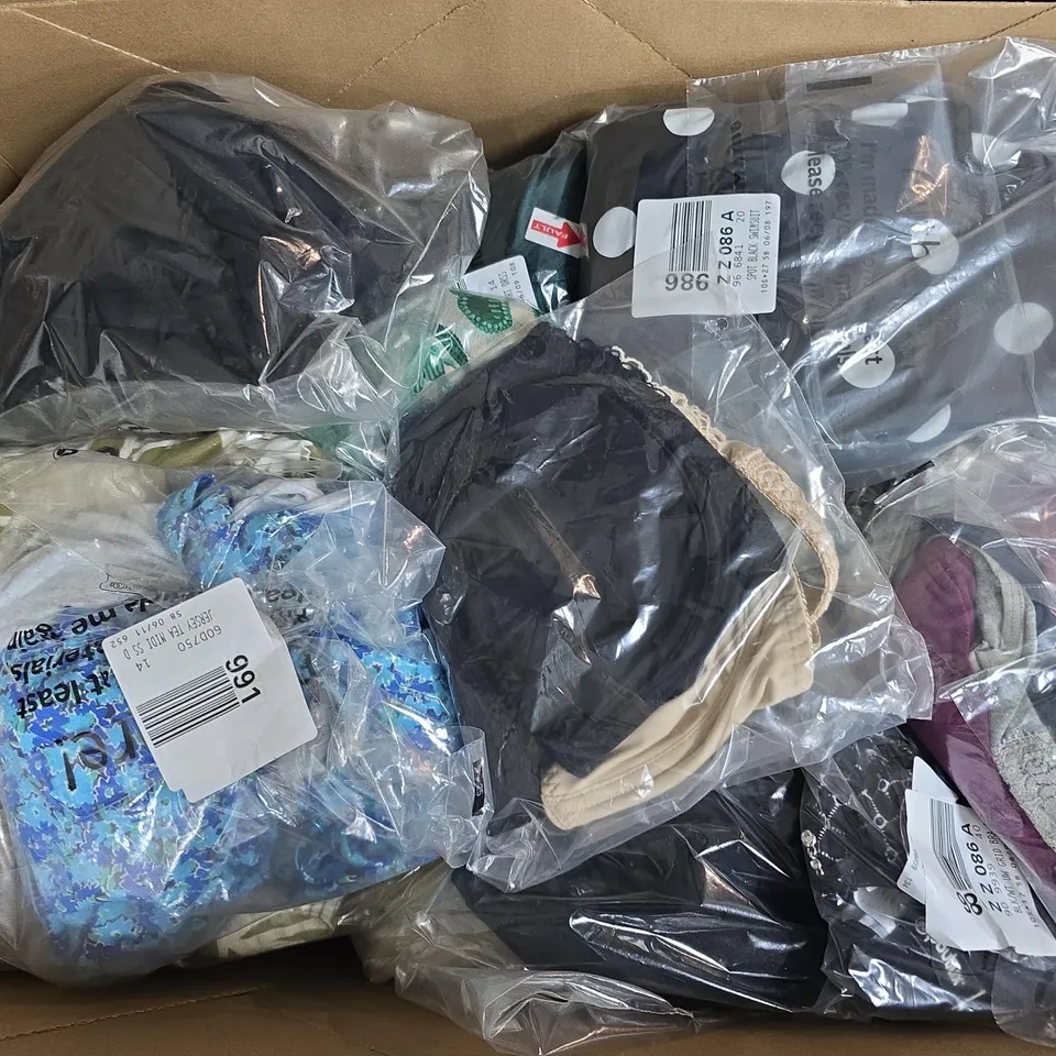 APPROXIMATELY 23 ASSORTED CLOTHING ITEMS IN VARIOUS SIZES, STYLES & SIZES TO INCLUDE BLACK SWIMSUIT , CACTUS DRESS , BLACK CARDIGAN , ETC - COLLECTION ONLY 