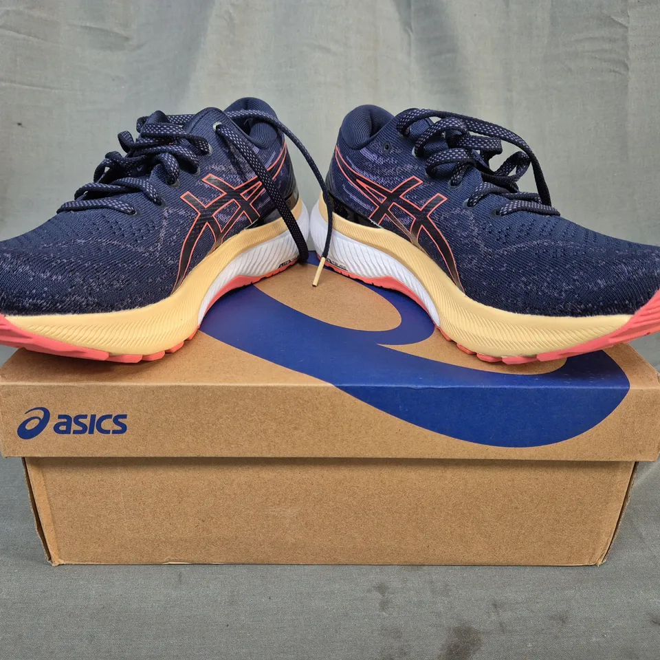 BOXED PAIR OF ASICS GEN-KAYANO 29 SHOES IN MIDNIGHT/PAPAYA UK SIZE 5