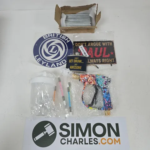 TOTE OF ASSORTED HOUSEHOLD ITEMS TO INCLUDE; NOVELTY SIGNS, WEIGHTED VEST PLATES, WATER BOTTLE.