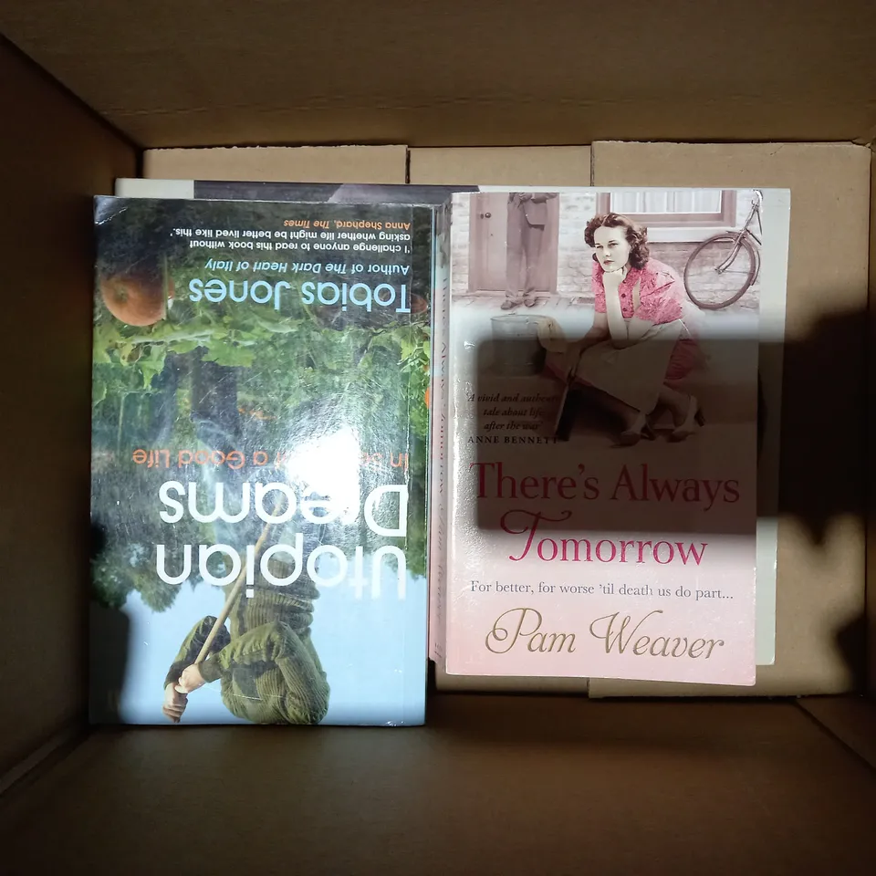 LOT OF APPROXIMATELY 5 ASSORTED BOOKS TO INCLUDE TOPGEAR TOP DRIVES, MAGGIE HOPE THE SERVANT GIRL, GILDA O'NEILL THE FLOWER GIRL, ETC