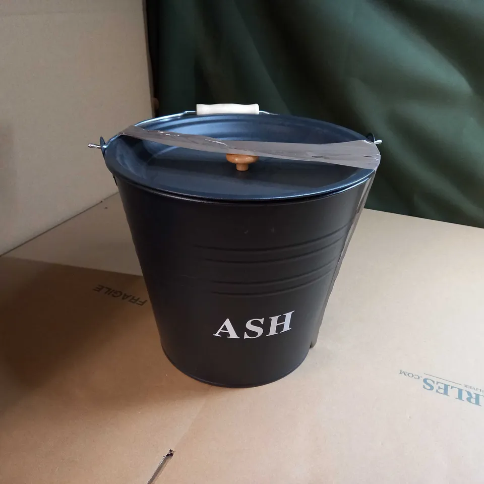 12L ASH BUCKET WITH LID