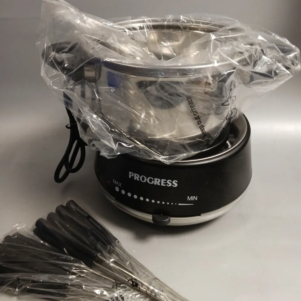 BOXED PROGRESS SWISS FONDUE SET