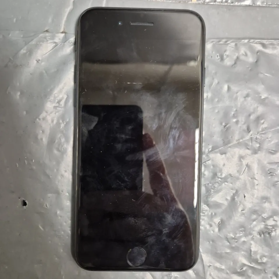 APPLE IPHONE SMARTPHONE - MODEL UNSPECIFIED