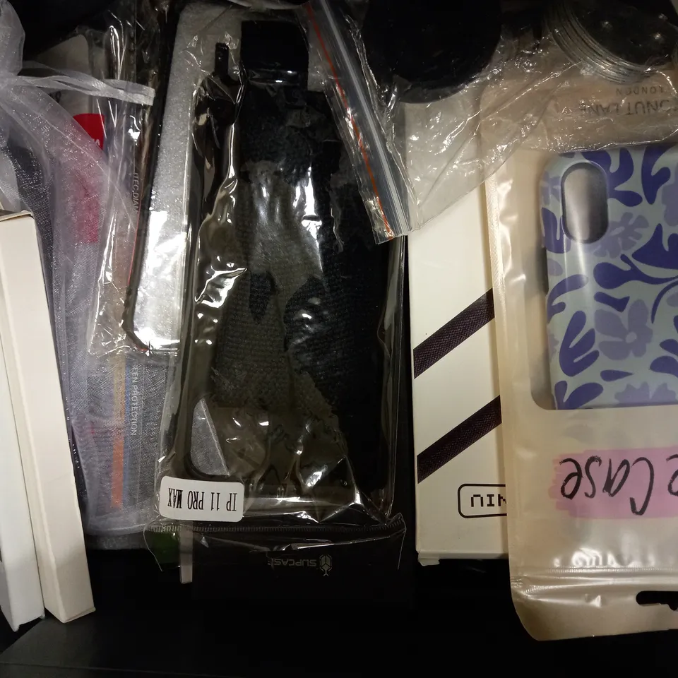 LOT OF APPROXIMATELY 20 PHONE ACCESSORIES, TO INCLUDE CASES, SCREEN PROTECTORS, ETC 