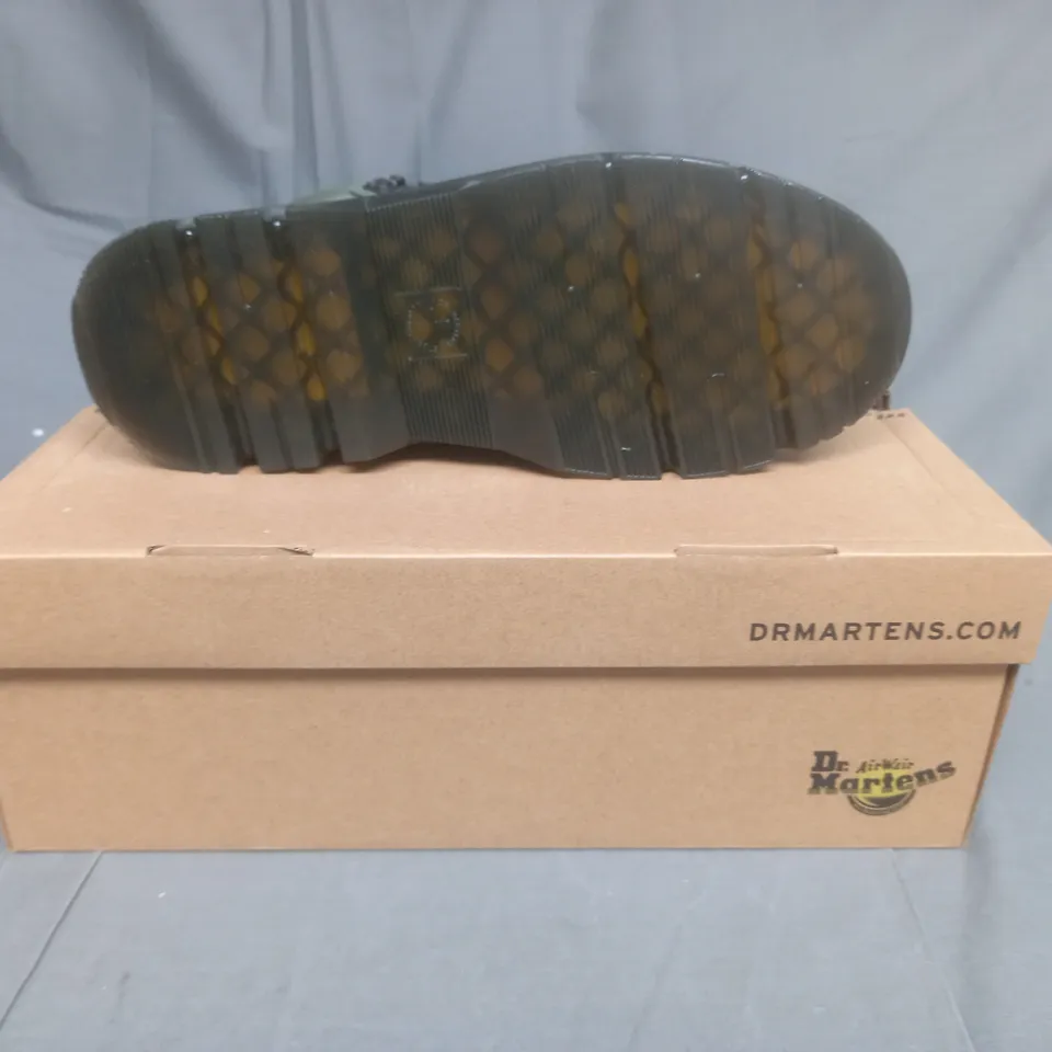 BOXED PAIR OF DR. MARTENS BOOTS IN KHAKI GREEN UK SIZE 9 1/2