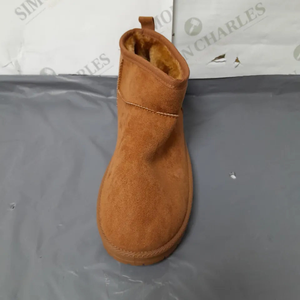 UNBRANDED LADIES ANKLE BOOTS WITH FLEECE LINING TAN SIZE 7