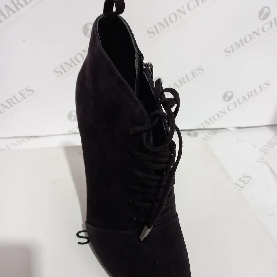 BOXED REISS SUEDE CHOCOLATE BOOT HEELS - SIZE 6
