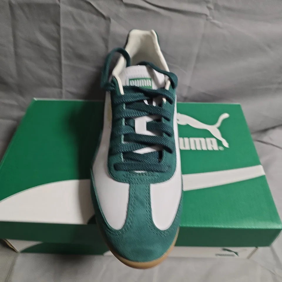 BOXED PAIR OF PUMA ARIZONA SNEAKERS – GREEN/WHITE - UK SIZE 6